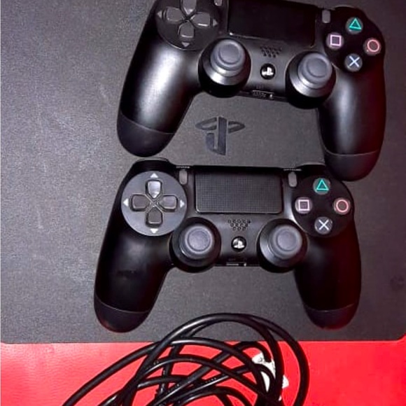 PS4 - Picture 1 of 2